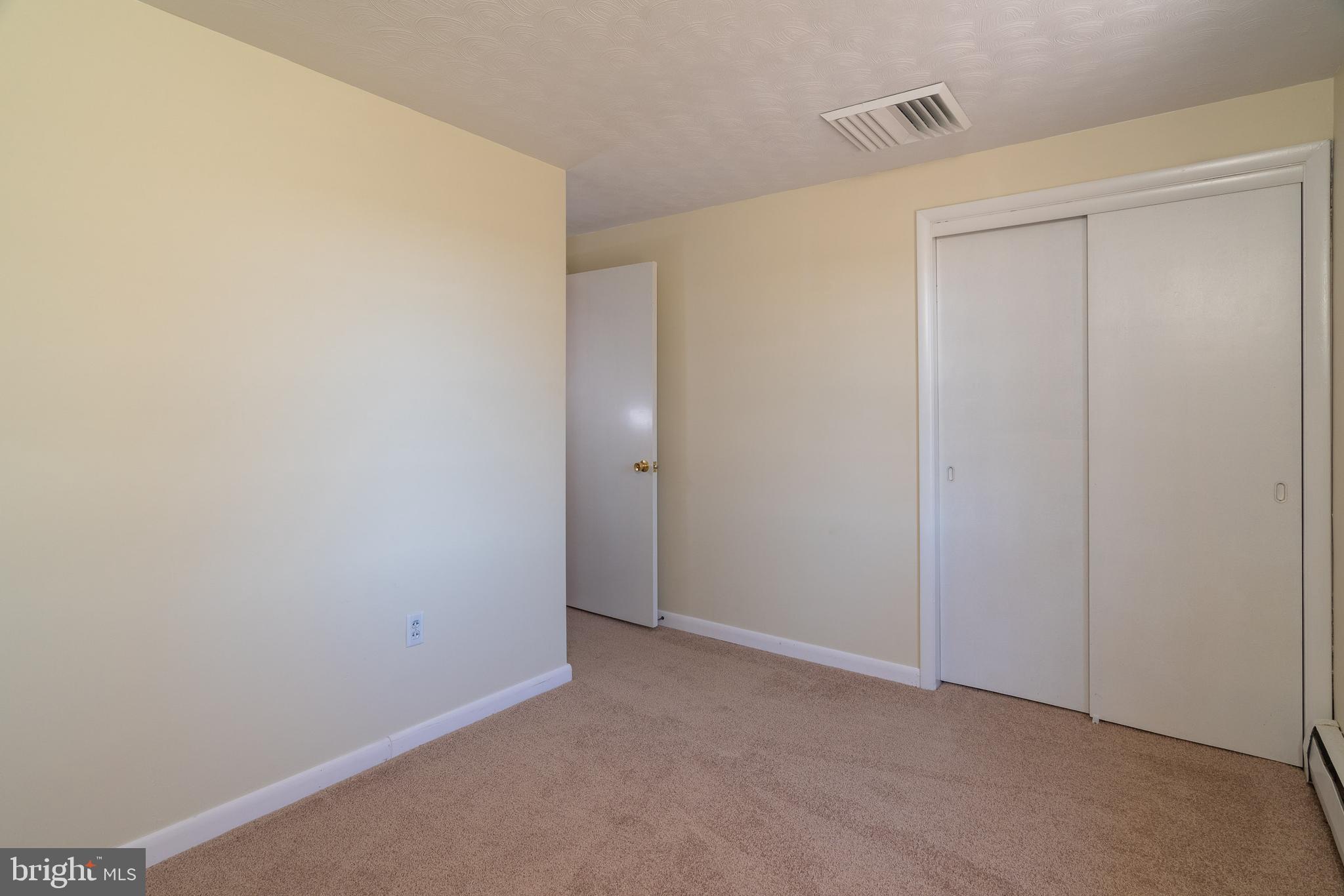 415 Hanover Road York, PA 17408 - Photo 20 of 39