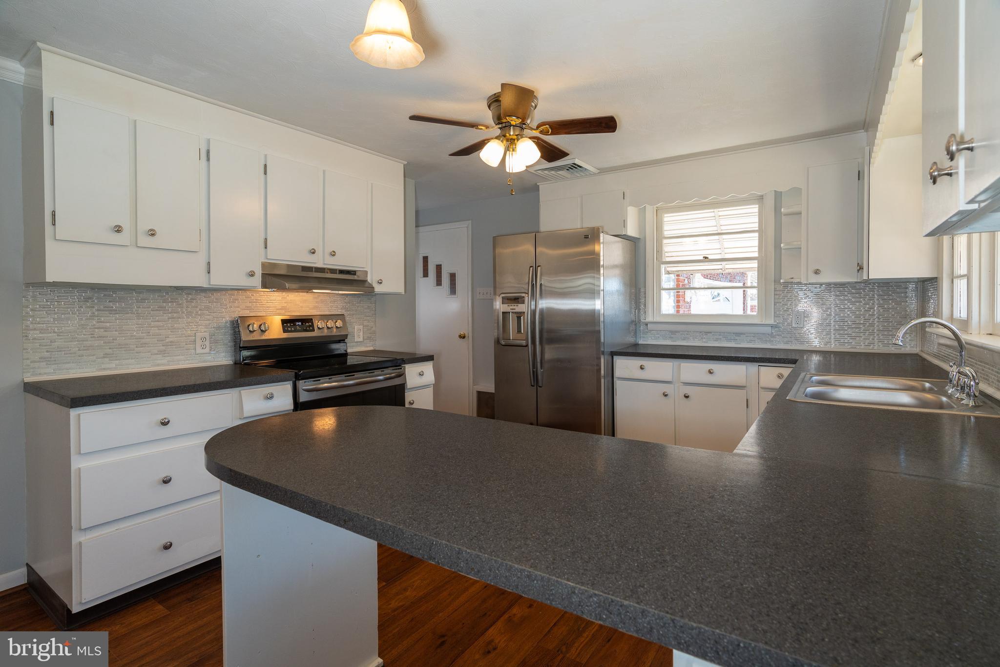 415 Hanover Road York, PA 17408 - Photo 22 of 39