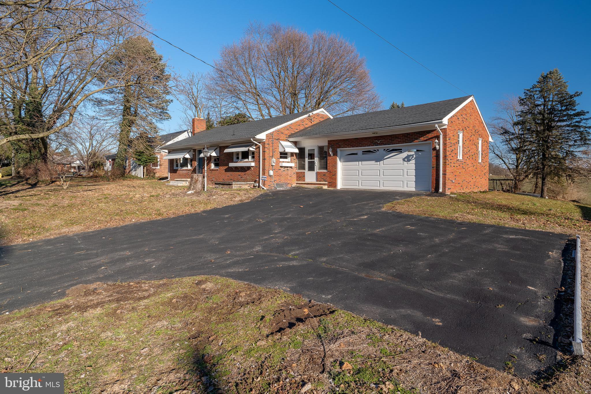 415 Hanover Road York, PA 17408 - Photo 4 of 39