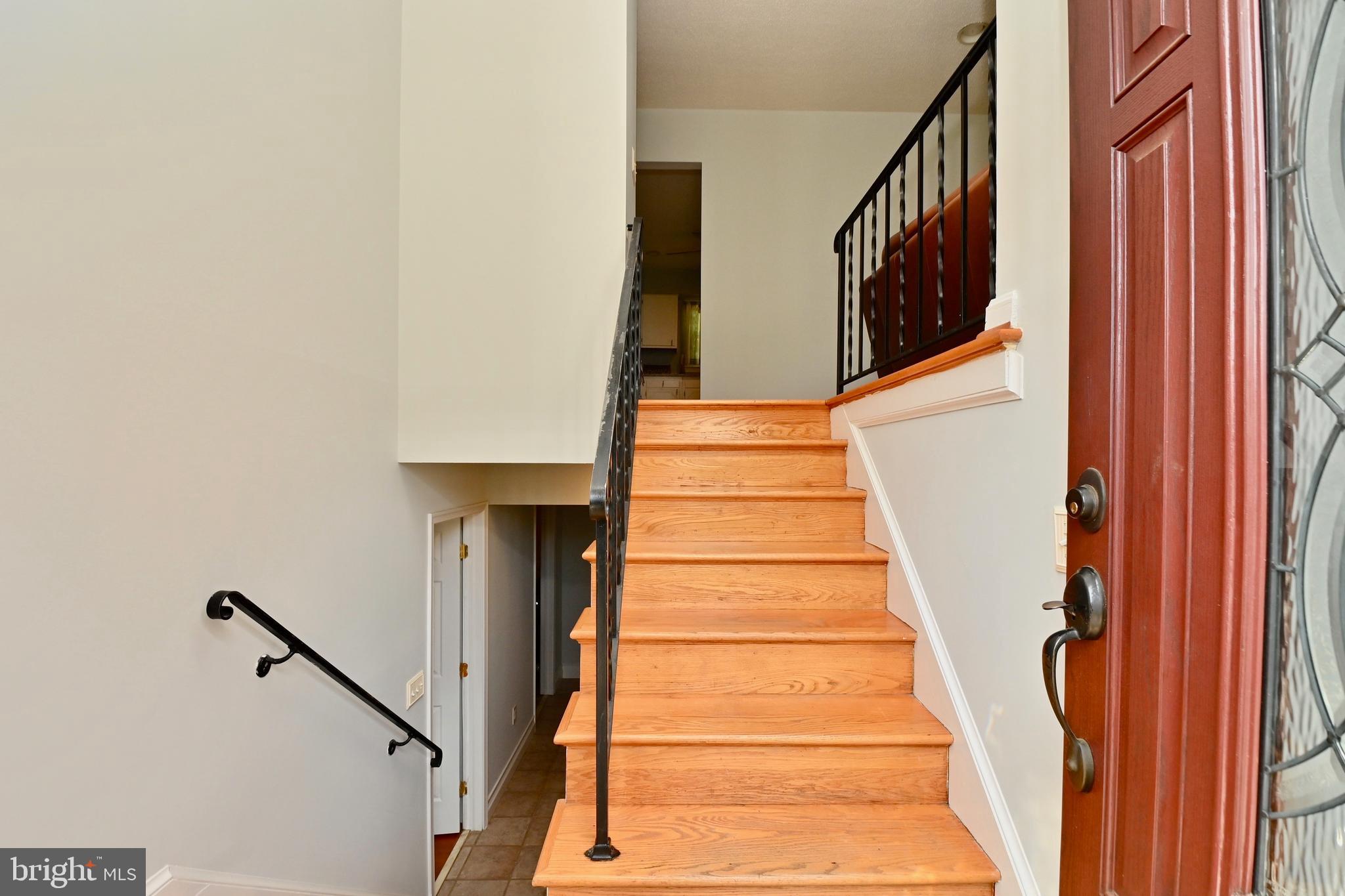 18416 Cabin Road Triangle, VA 22172 - Photo 3 of 30 Entry Way