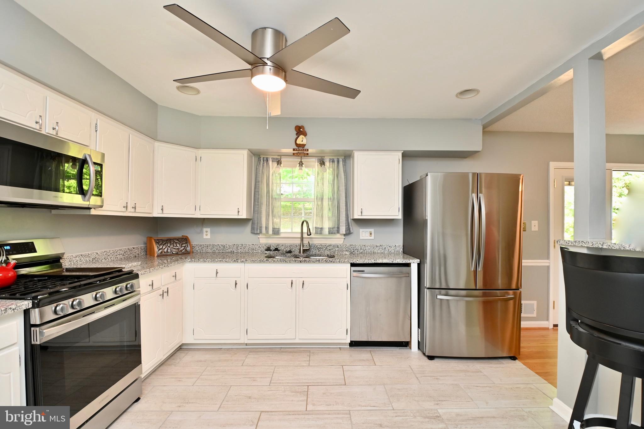 18416 Cabin Road Triangle, VA 22172 - Photo 9 of 30 Kitchen
Main Level