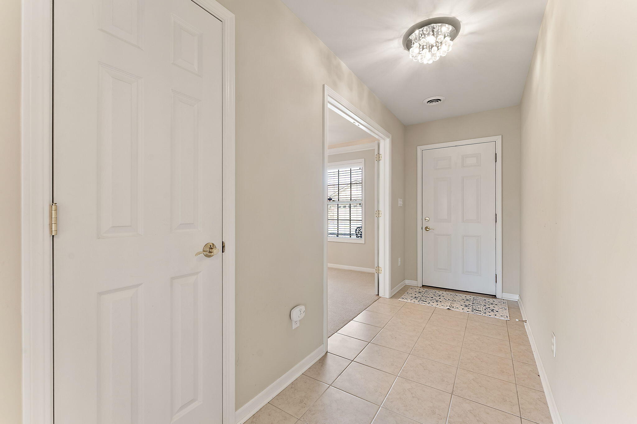 901 Veterans Lane Crown Point, IN 46307 - Photo 5 of 40 an empty room with windows and closet