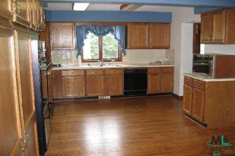 1372 Audubon Road Grosse Pointe, MI 48230 - Photo 4 of 8 809991-3.JPG