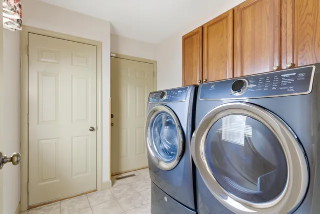 $389,900 | 214 Abington Street, Valparaiso, IN 46385