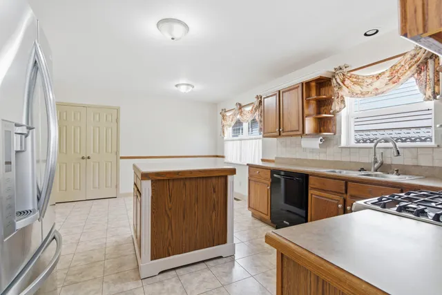 $389,900 | 214 Abington Street, Valparaiso, IN 46385