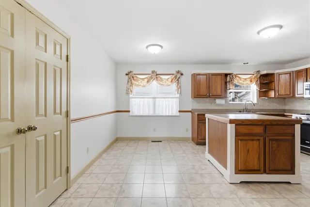 $389,900 | 214 Abington Street, Valparaiso, IN 46385