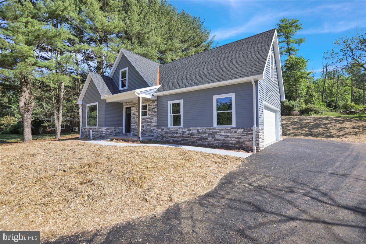 4545 Painted Sky Road Reading, PA 19606 - Photo 3 of 31 Gallery Image 3