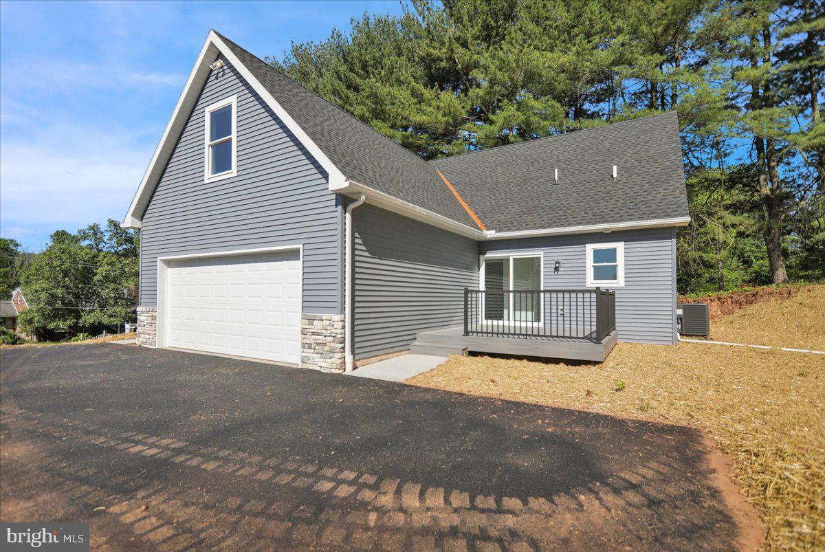 4545 Painted Sky Road Reading, PA 19606 - Photo 5 of 31 Gallery Image 5