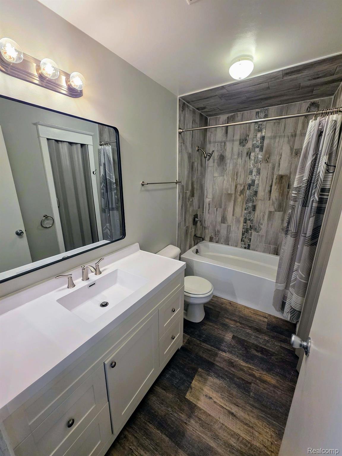 71271 McVicar Road Romeo, MI 48065 - Photo 5 of 9 Gallery Image 5