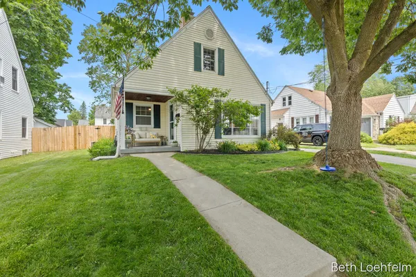 $325,000 | 847 North Ottillia Street Southeast, Grand Rapids, MI 49507