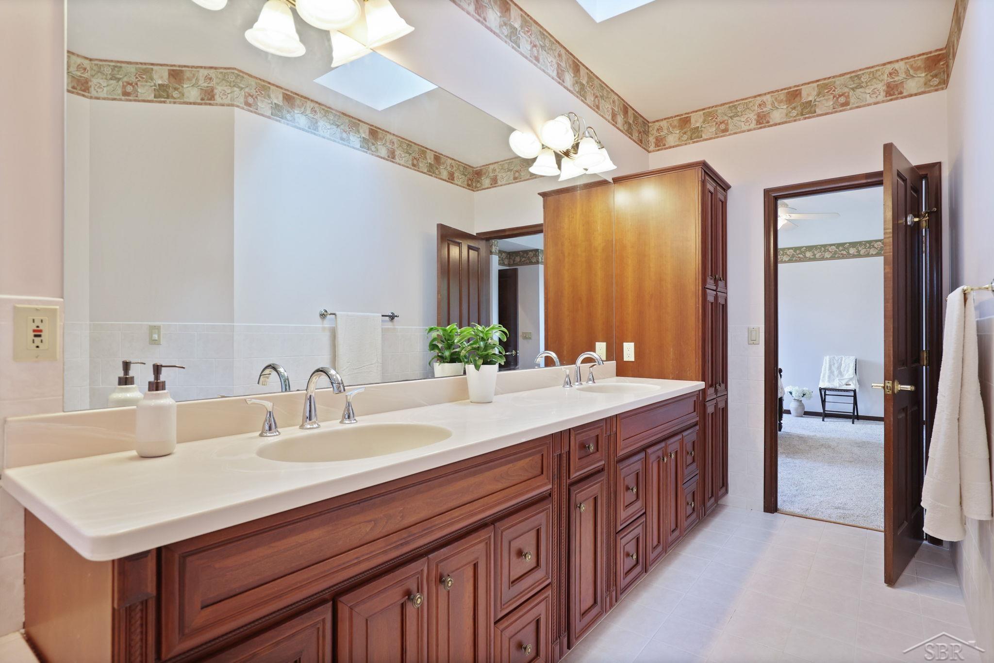 3622 Sunningdale Road North Saginaw, MI 48604 - Photo 23 of 44 50188075-0ae277c7-c254-412d-8438-d47d0ceaedbe.JPG