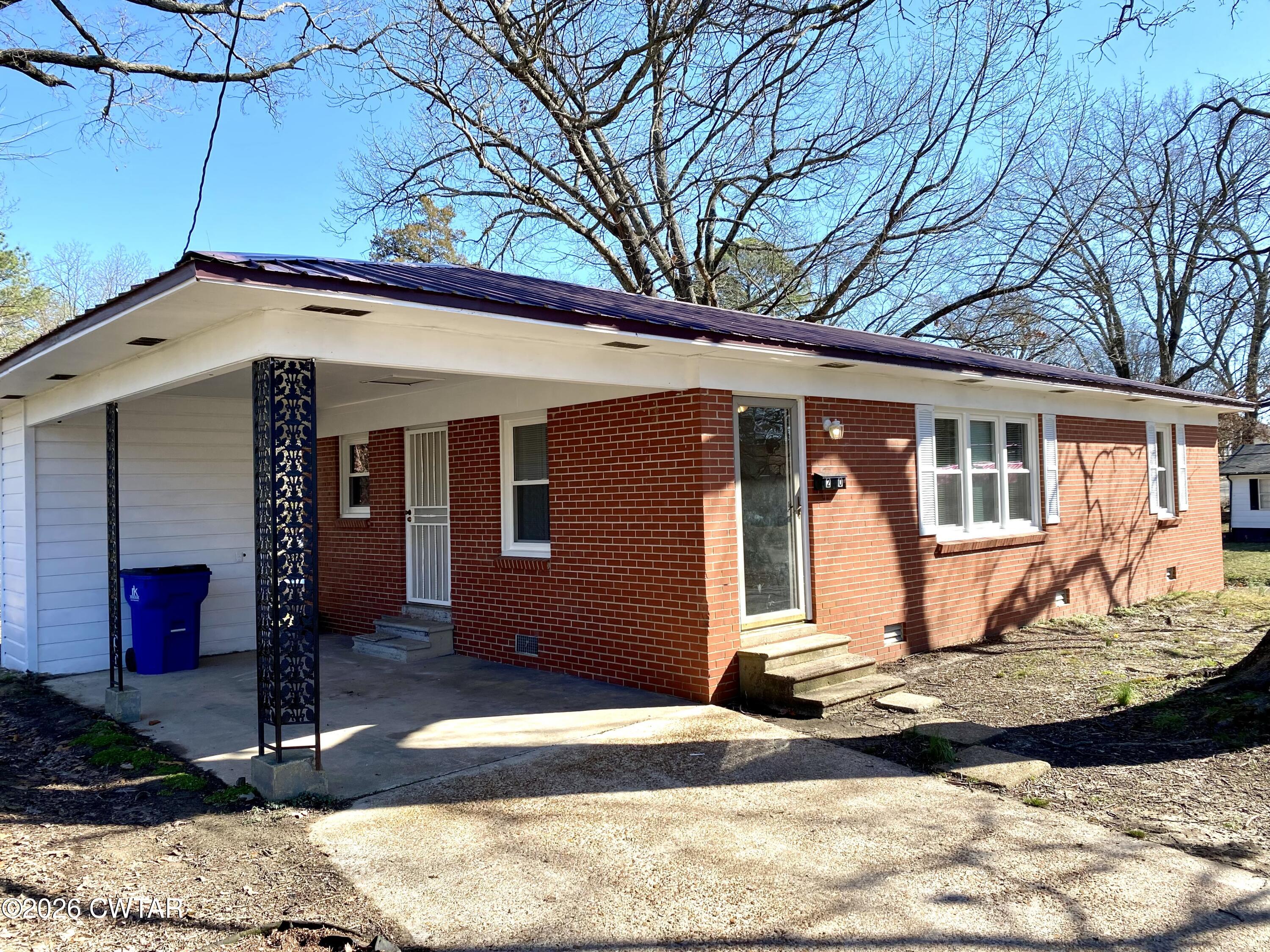 20 South Garland Street McKenzie, TN 38201 - Photo 2 of 18 a front view of a house