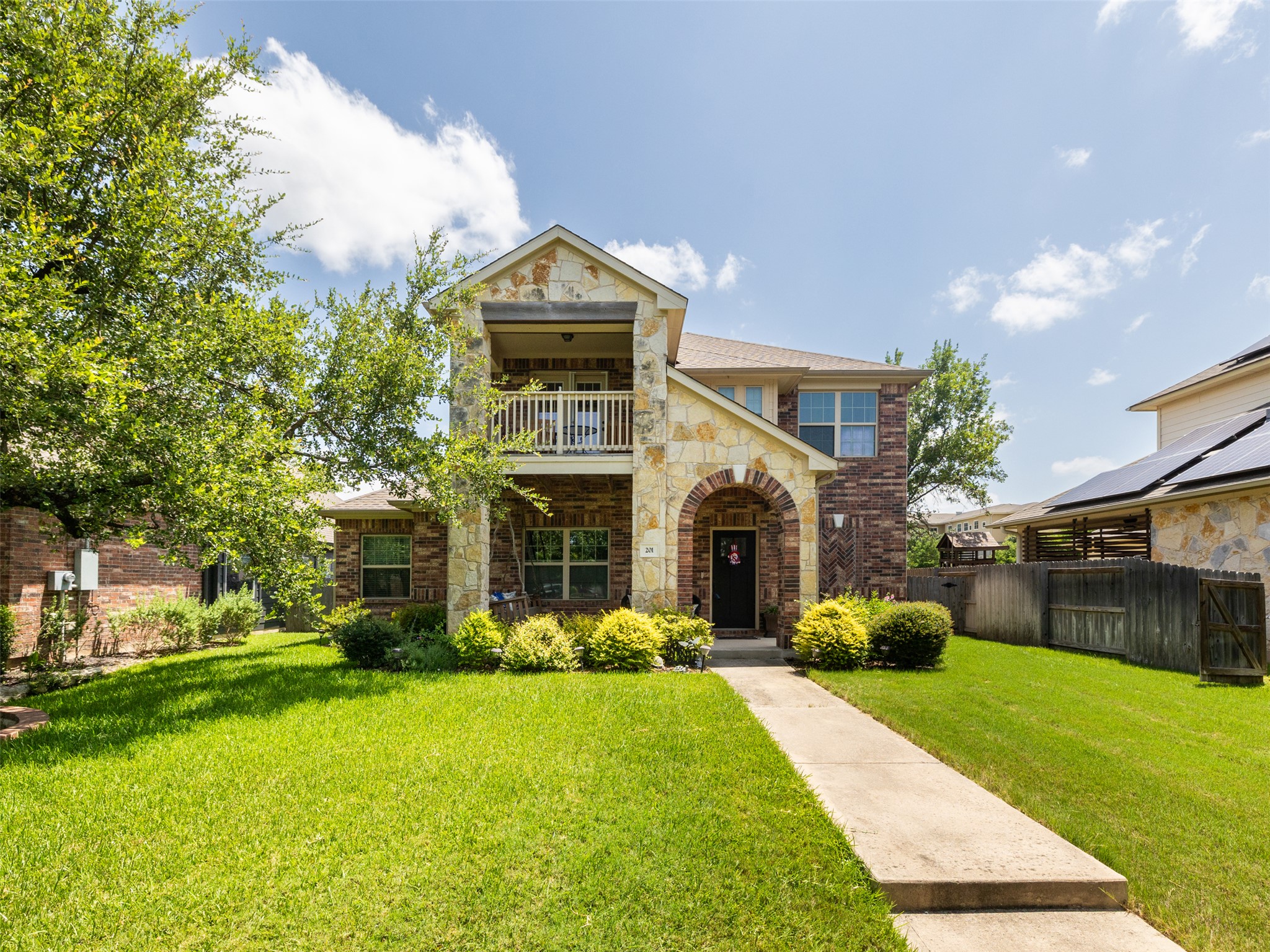 201 Sycamore Street Georgetown, TX 78633 - Photo 1 of 30