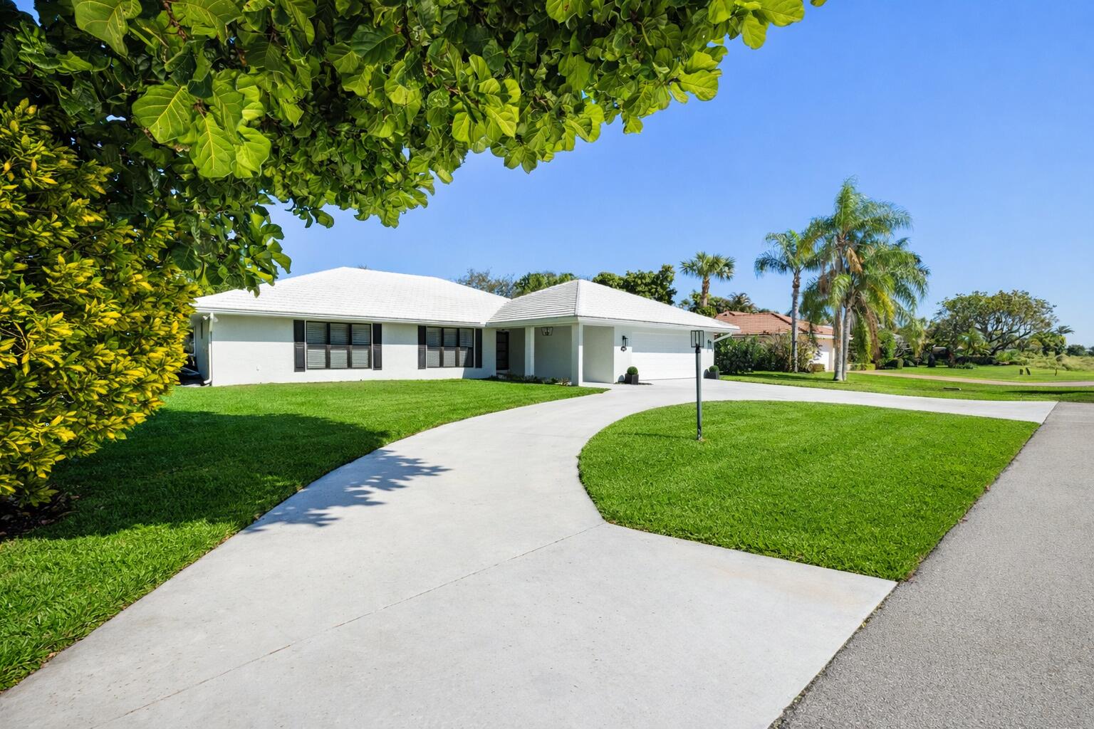 2831 Southeast Fairway West Stuart, FL 34997 - Photo 3 of 48 Image Feb 3, 2026