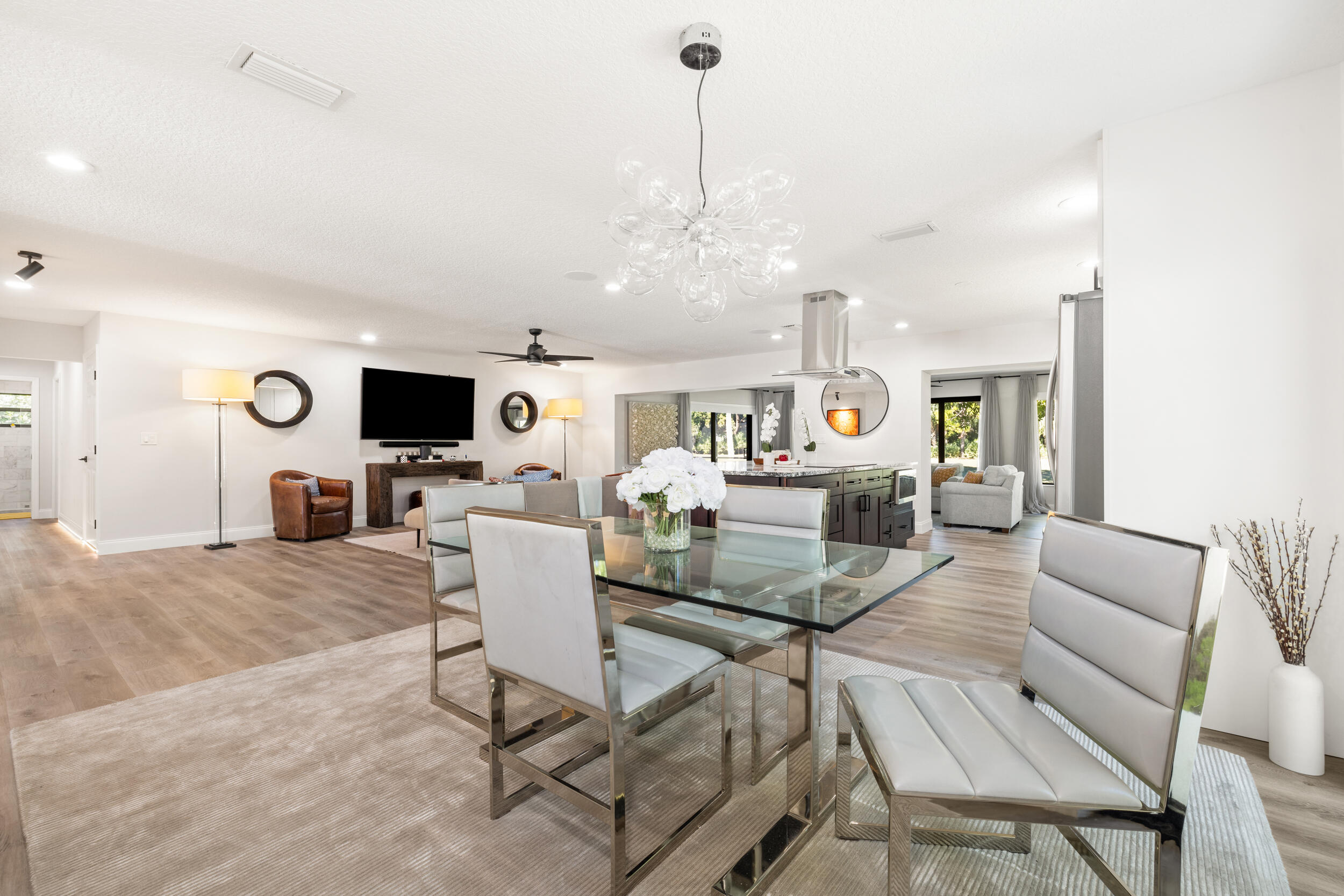 2831 Southeast Fairway West Stuart, FL 34997 - Photo 7 of 48 6_et6a2865