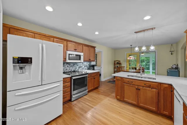 $400,000 | 304 Emmen Road, New Bern, NC 28562