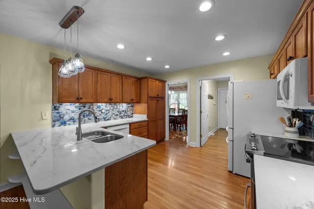 $400,000 | 304 Emmen Road, New Bern, NC 28562