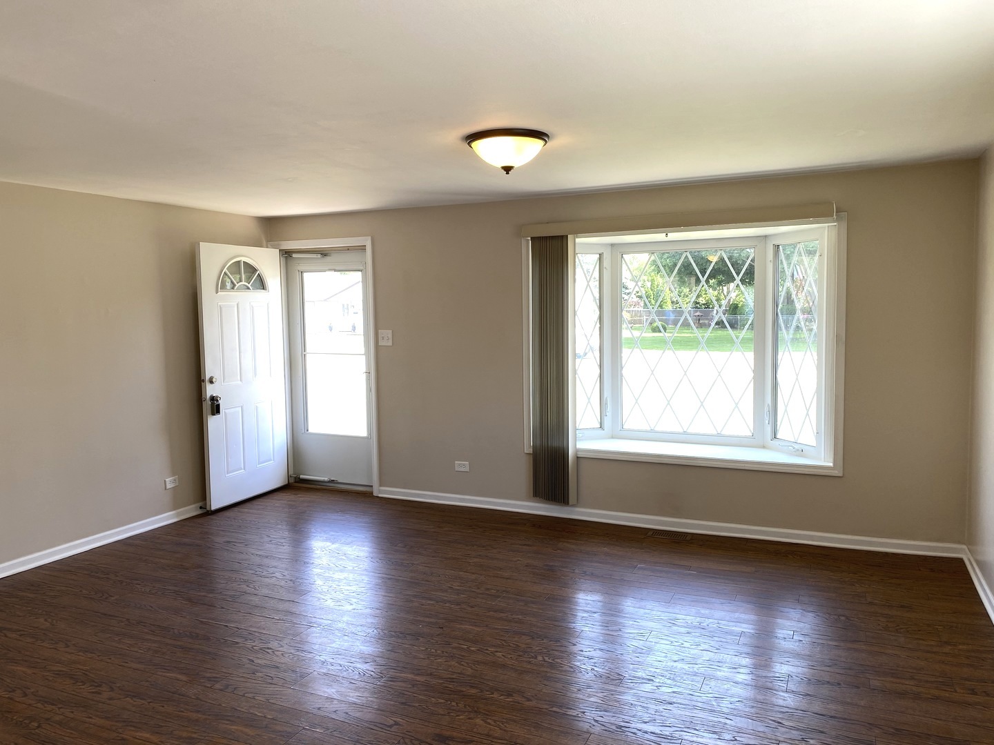 9052 South Ryan Road Hometown, IL 60456 - Photo 3 of 18