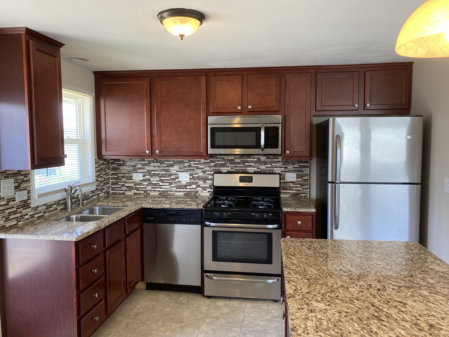 9052 South Ryan Road Hometown, IL 60456 - Photo 8 of 18