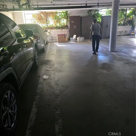 $2,895 | 12157 Moorpark Street, Unit 206, Studio City, CA 91604