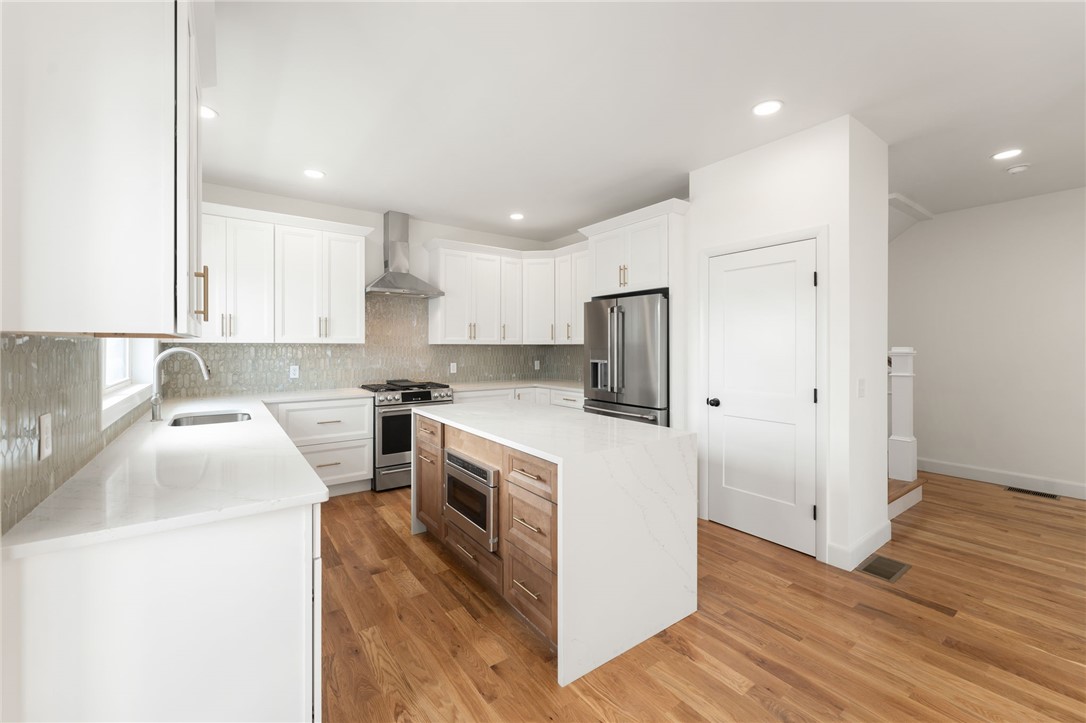 51 Burnett Road Warwick, RI 02889 - Photo 3 of 34 Gallery Image 3