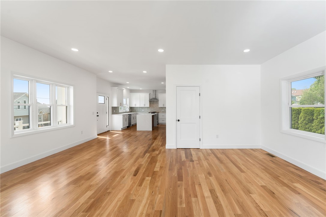 51 Burnett Road Warwick, RI 02889 - Photo 6 of 34 Gallery Image 6