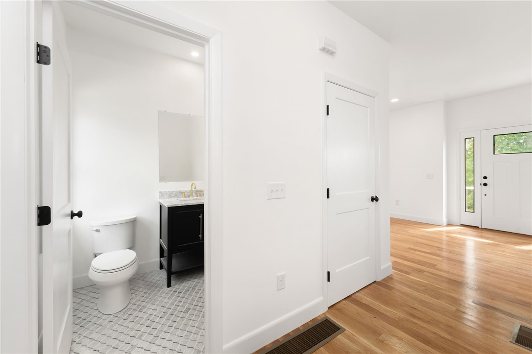 51 Burnett Road Warwick, RI 02889 - Photo 10 of 34 Gallery Image 10