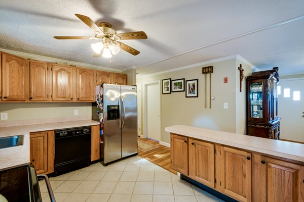 92 Webster Street Randolph, MA 02368 - Photo 5 of 25 Gallery Image 5