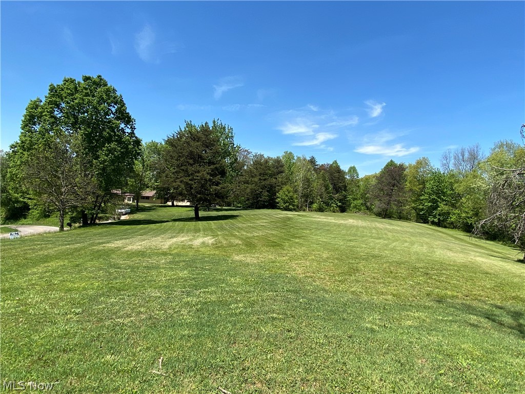 2050 Farson Street Belpre, OH 45714 - Photo 2 of 22