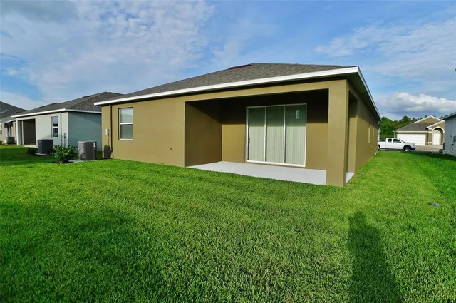 $2,300 | 926 Meadow Glade Drive, Ruskin, FL 33570