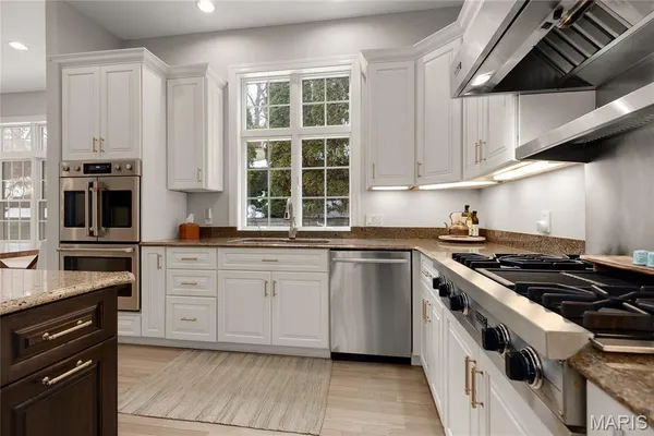 $1,375,000 | 1479 Country Lake Estates Drive, Chesterfield, MO 63005