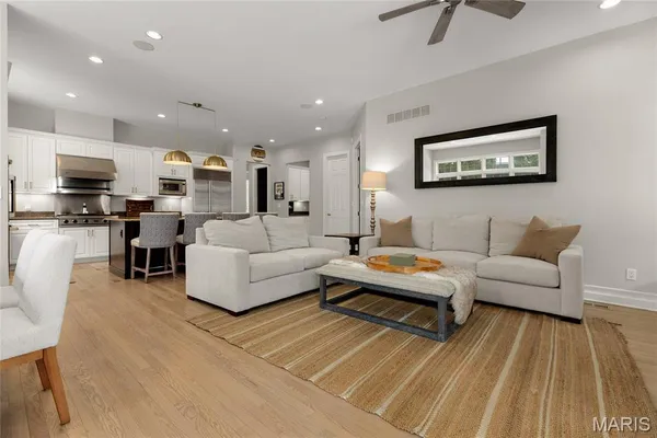 $1,375,000 | 1479 Country Lake Estates Drive, Chesterfield, MO 63005