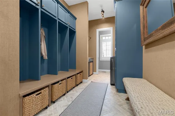 $1,375,000 | 1479 Country Lake Estates Drive, Chesterfield, MO 63005