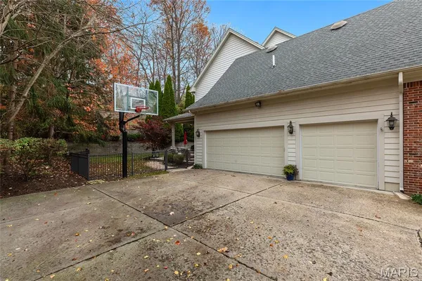 $1,375,000 | 1479 Country Lake Estates Drive, Chesterfield, MO 63005