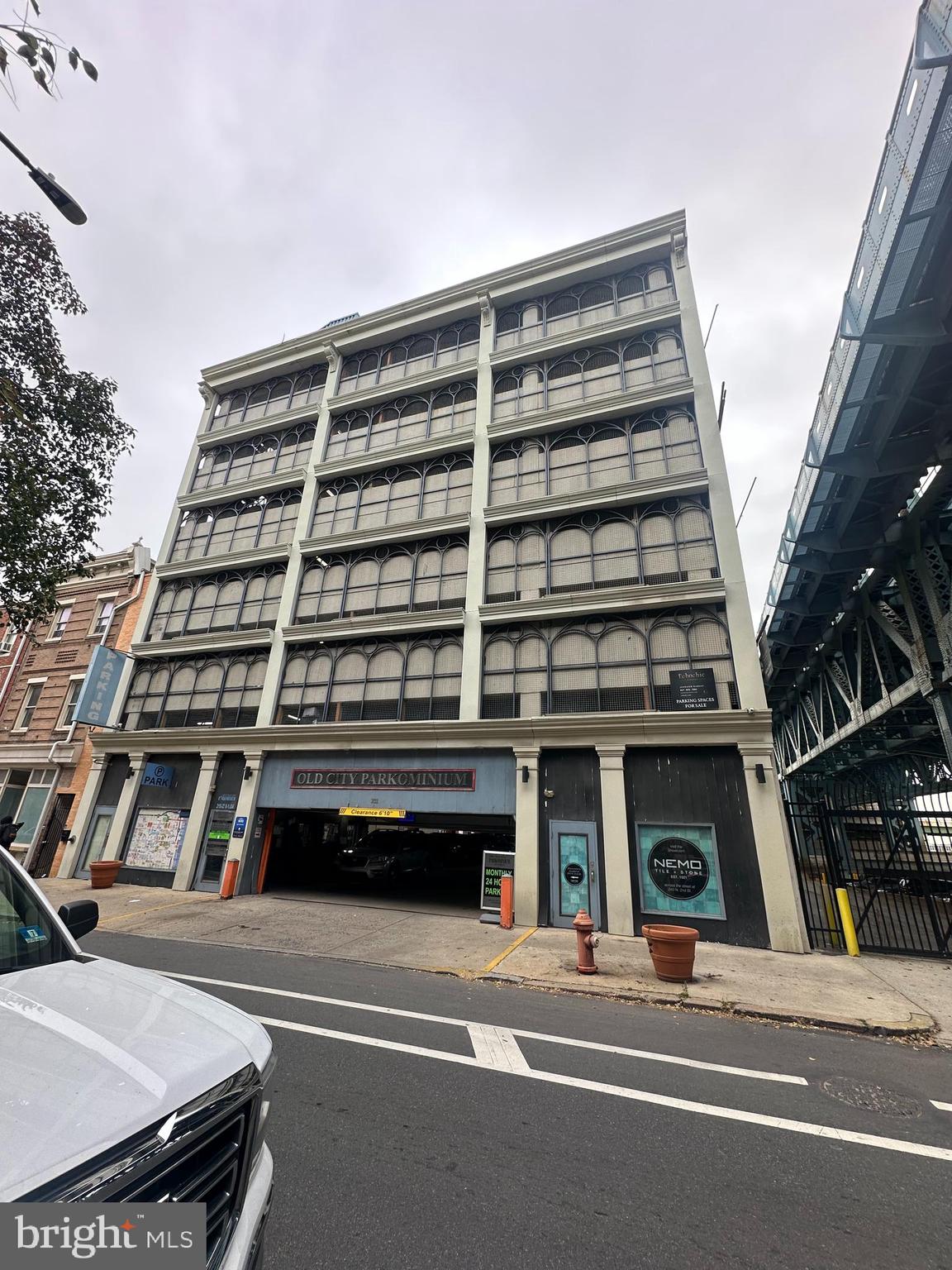231-235 North 2nd Street, Unit 117 Philadelphia, PA 19106 - Photo 3 of 4 a front view of a multi story building