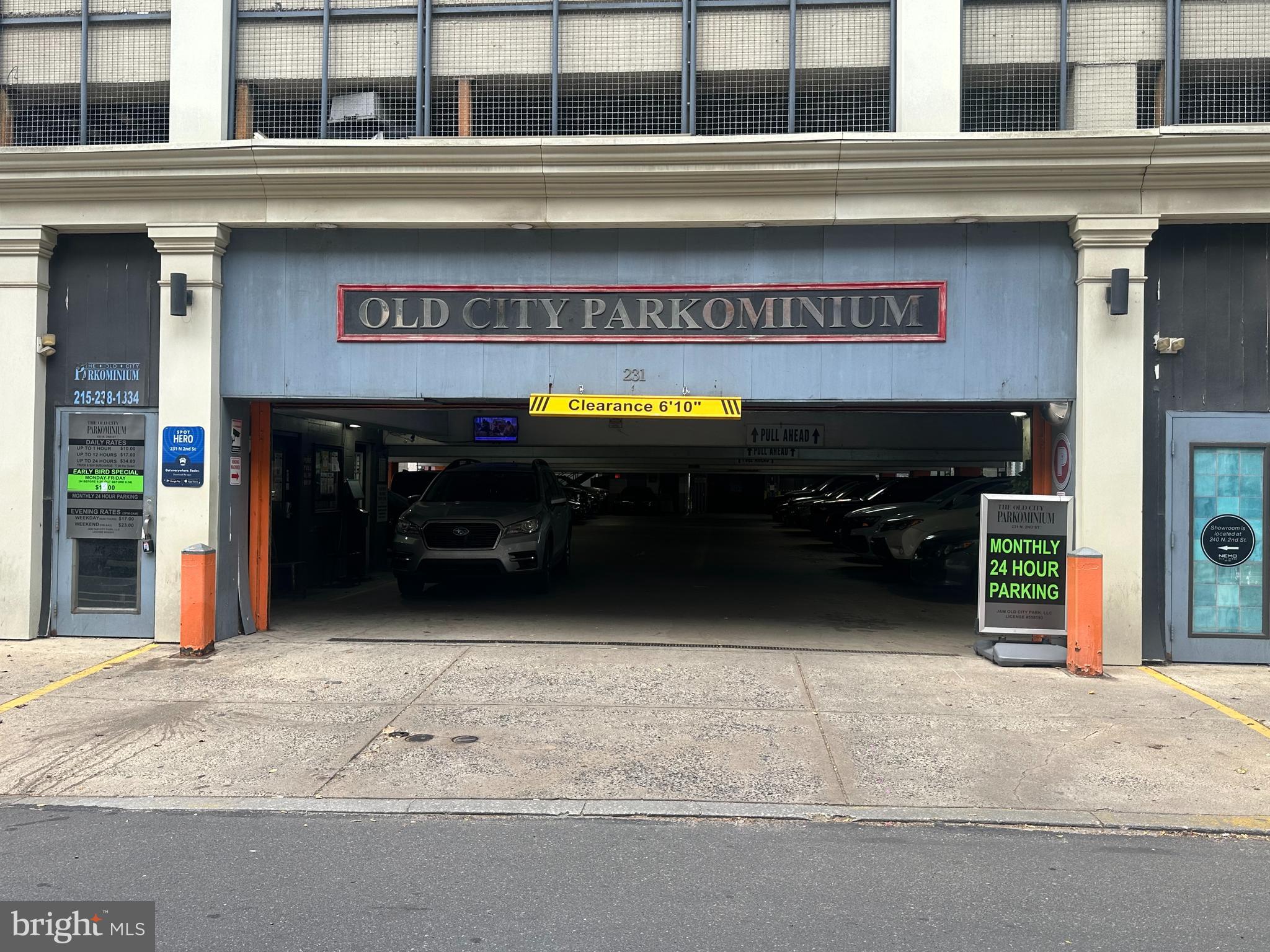 231-235 North 2nd Street, Unit 117 Philadelphia, PA 19106 - Photo 4 of 4 a view of a street with building