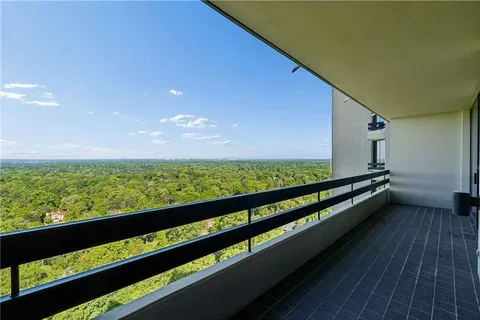 $649,000 | 2660 Peachtree Road Northwest, Unit 32B, Atlanta, GA 30305