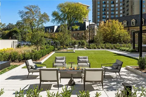 $649,000 | 2660 Peachtree Road Northwest, Unit 32B, Atlanta, GA 30305