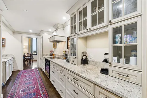 $649,000 | 2660 Peachtree Road Northwest, Unit 32B, Atlanta, GA 30305