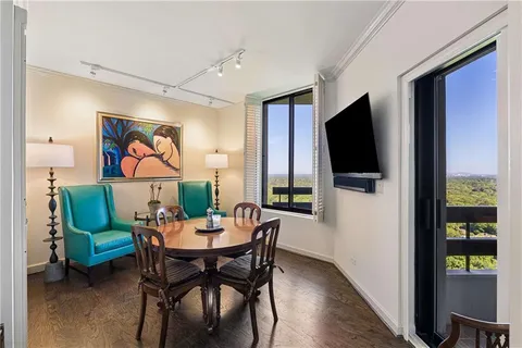 $649,000 | 2660 Peachtree Road Northwest, Unit 32B, Atlanta, GA 30305
