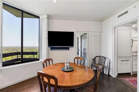 $649,000 | 2660 Peachtree Road Northwest, Unit 32B, Atlanta, GA 30305