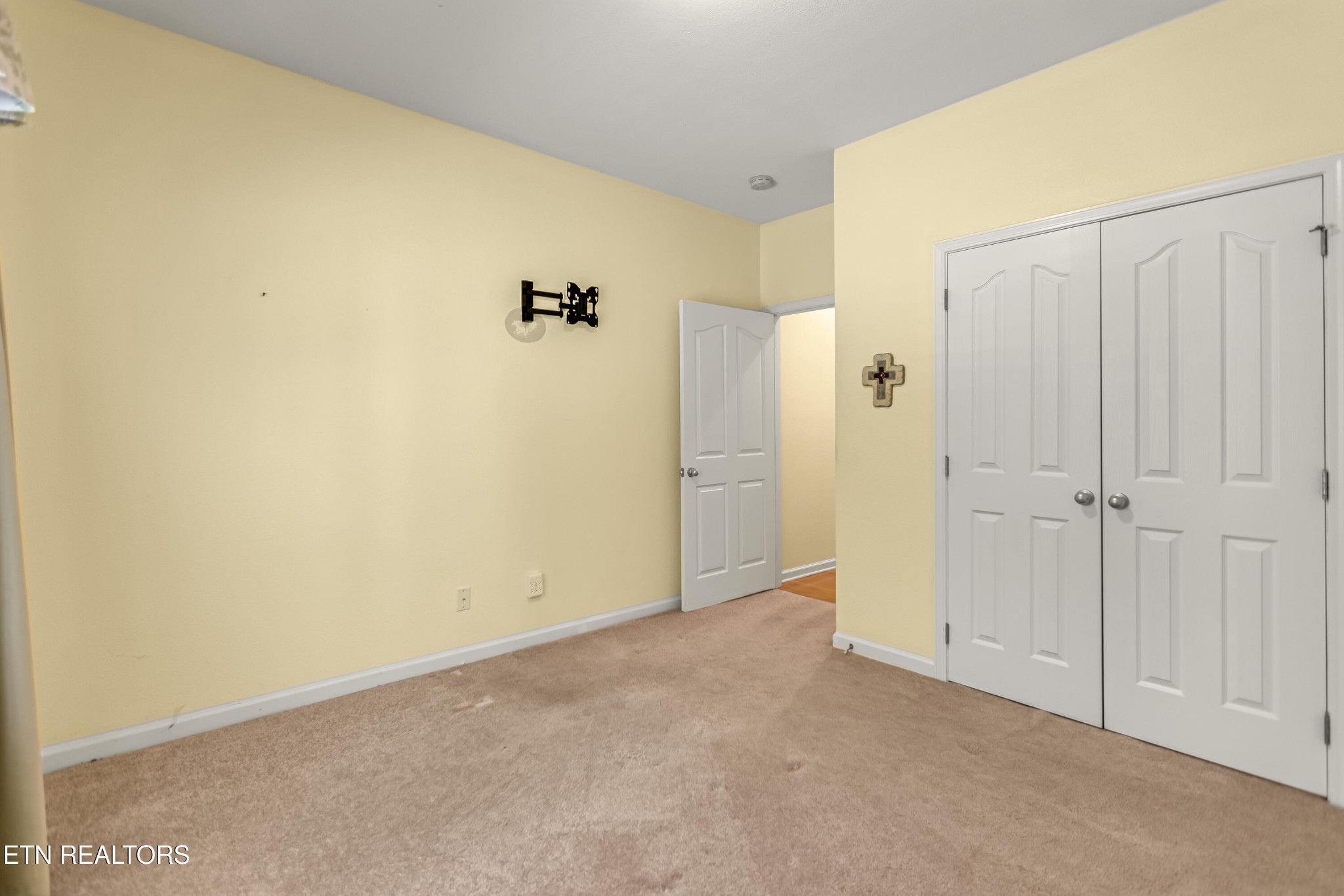 7204 Oakfield Lane Powell, TN 37849 - Photo 22 of 43 a view of an empty room