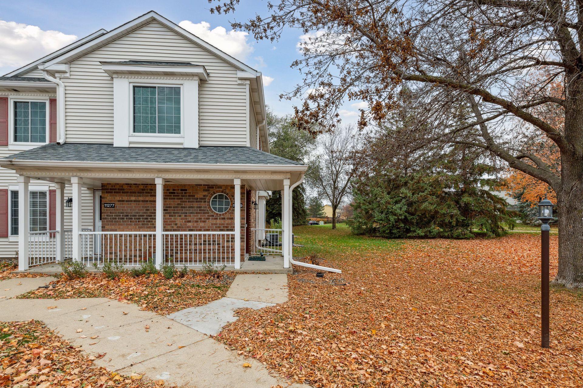 11279 Oregon Circle Bloomington, MN 55438 - Photo 2 of 33