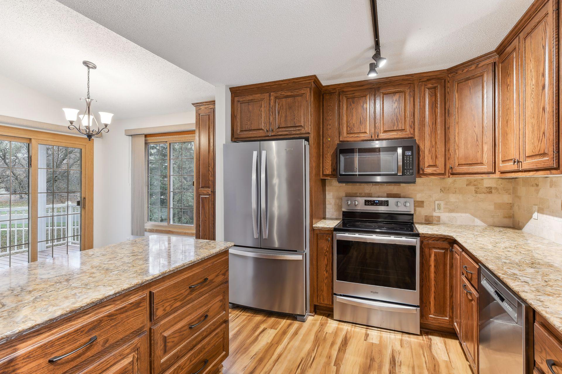 11279 Oregon Circle Bloomington, MN 55438 - Photo 5 of 33