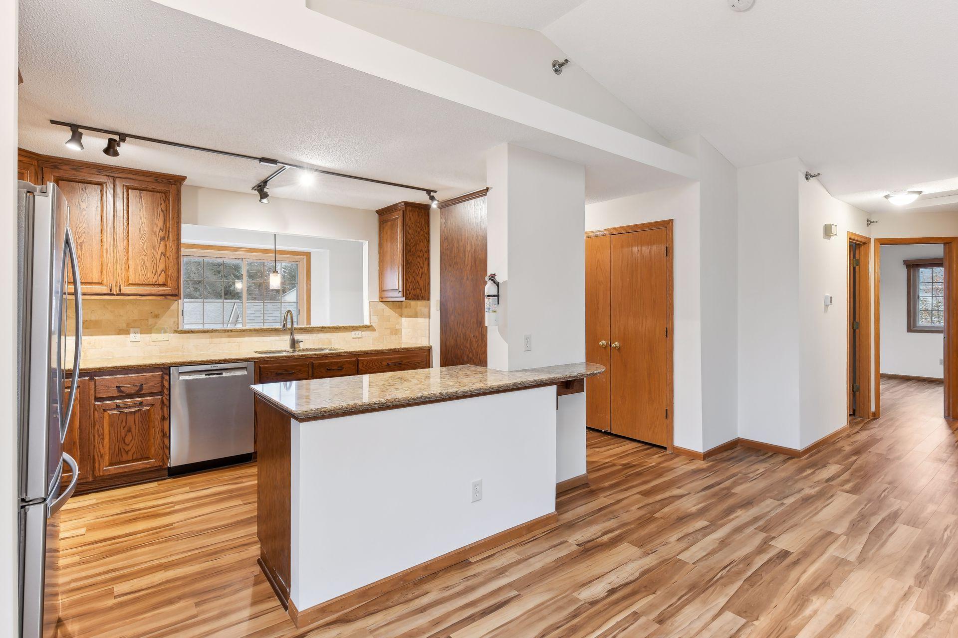 11279 Oregon Circle Bloomington, MN 55438 - Photo 10 of 33