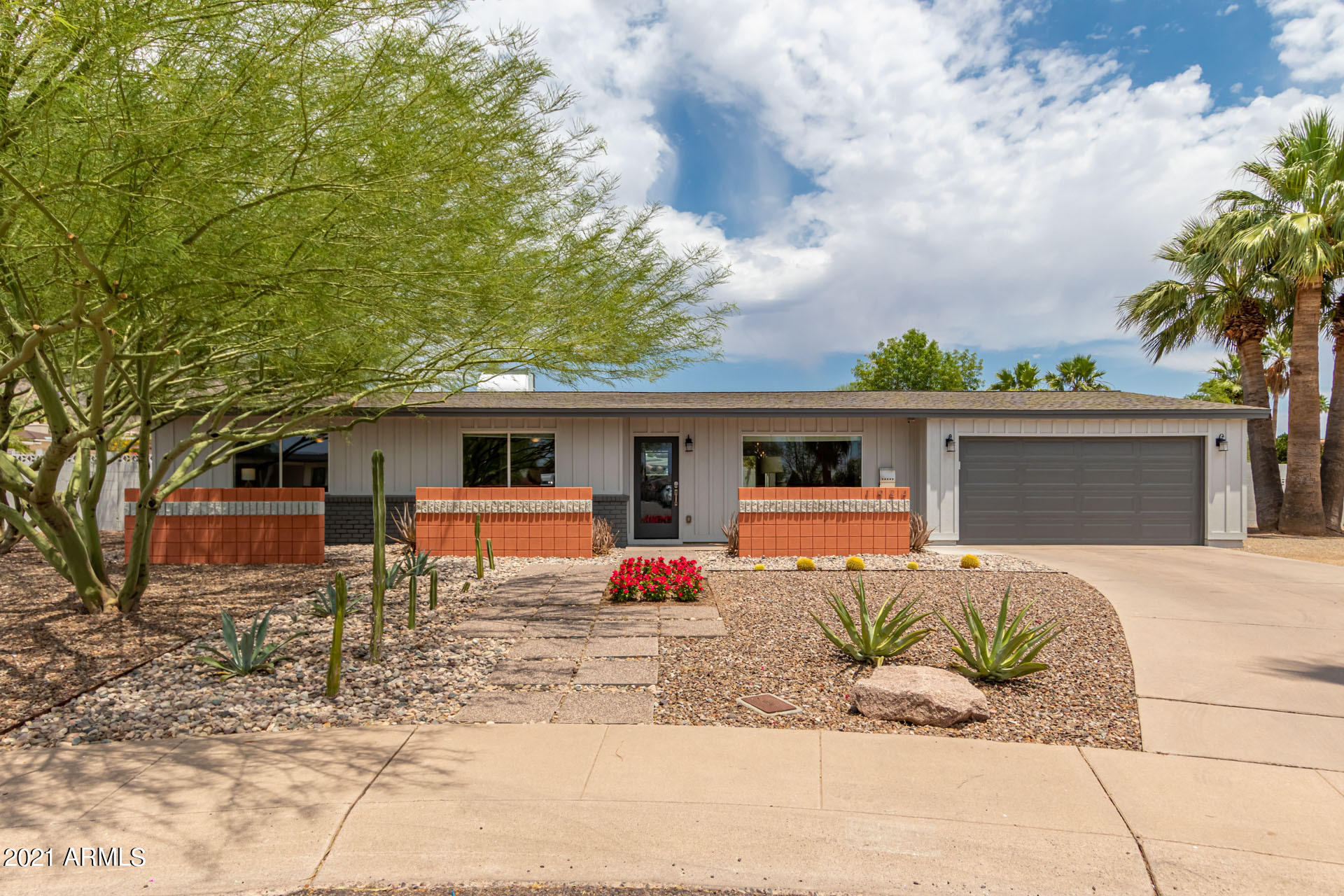 1924 East Lawrence Road Phoenix, AZ 85016 - Photo 1 of 37 Front Entry
