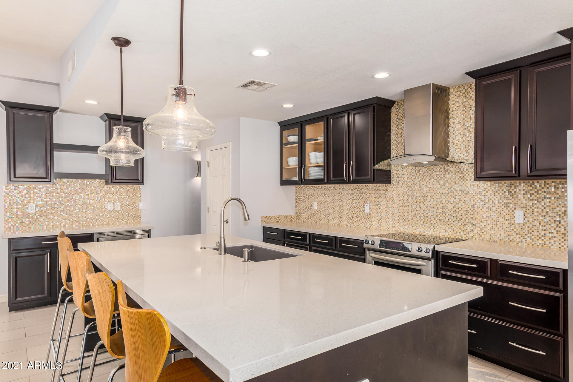 1924 East Lawrence Road Phoenix, AZ 85016 - Photo 11 of 37 Large Kitchen Island