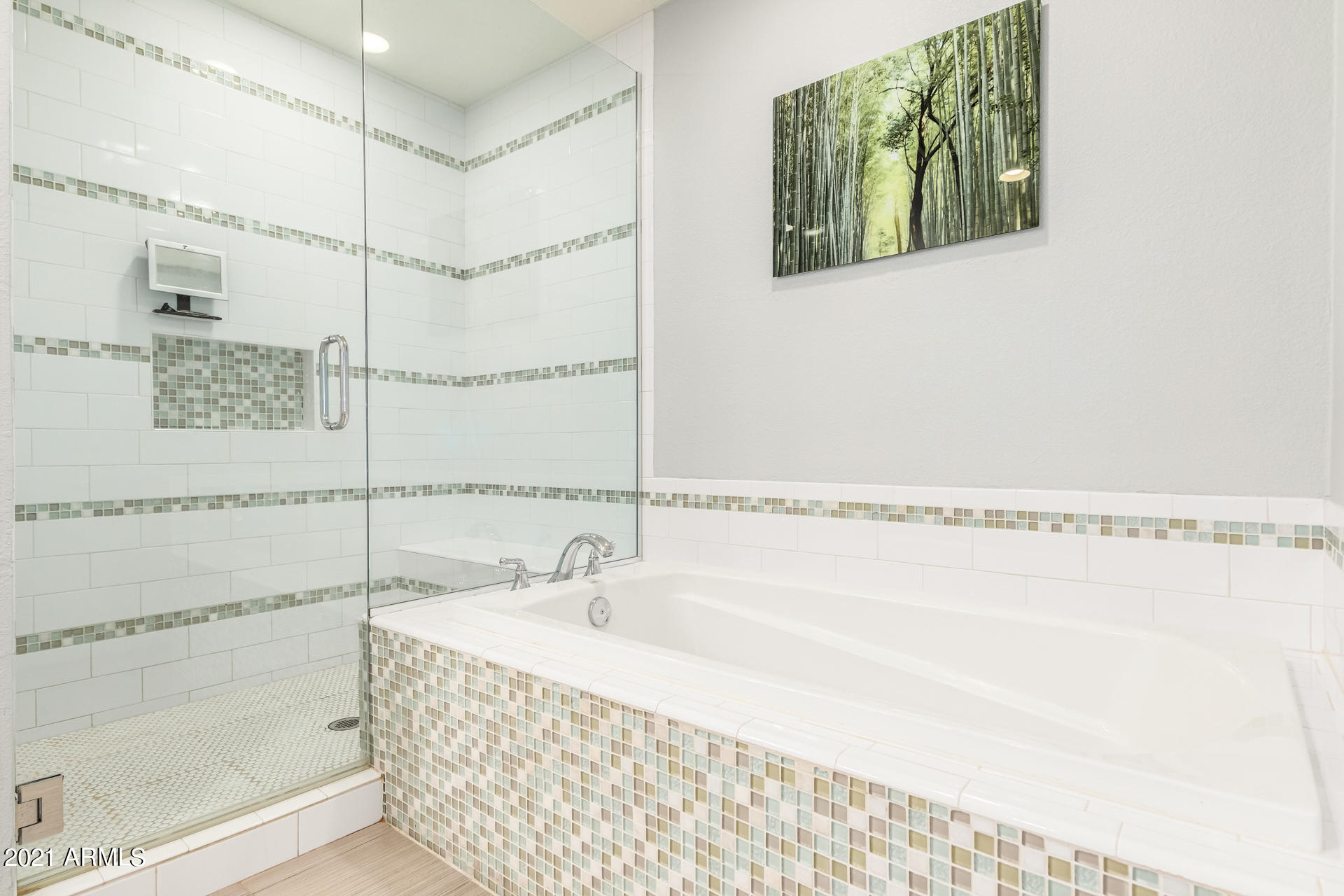 1924 East Lawrence Road Phoenix, AZ 85016 - Photo 18 of 37 Master Bathroom