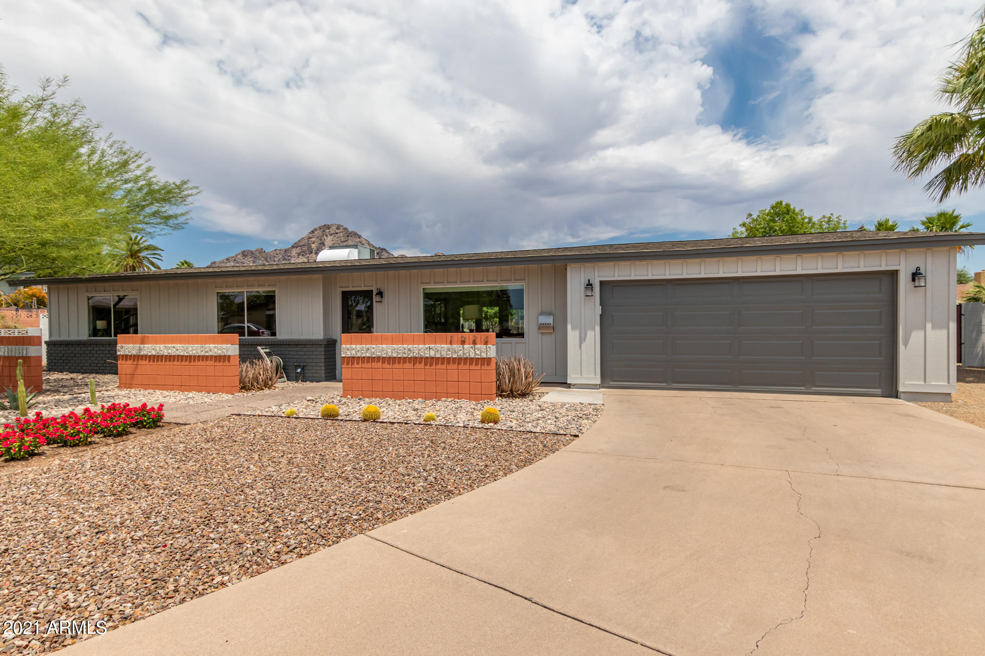 1924 East Lawrence Road Phoenix, AZ 85016 - Photo 2 of 37 Front Entry