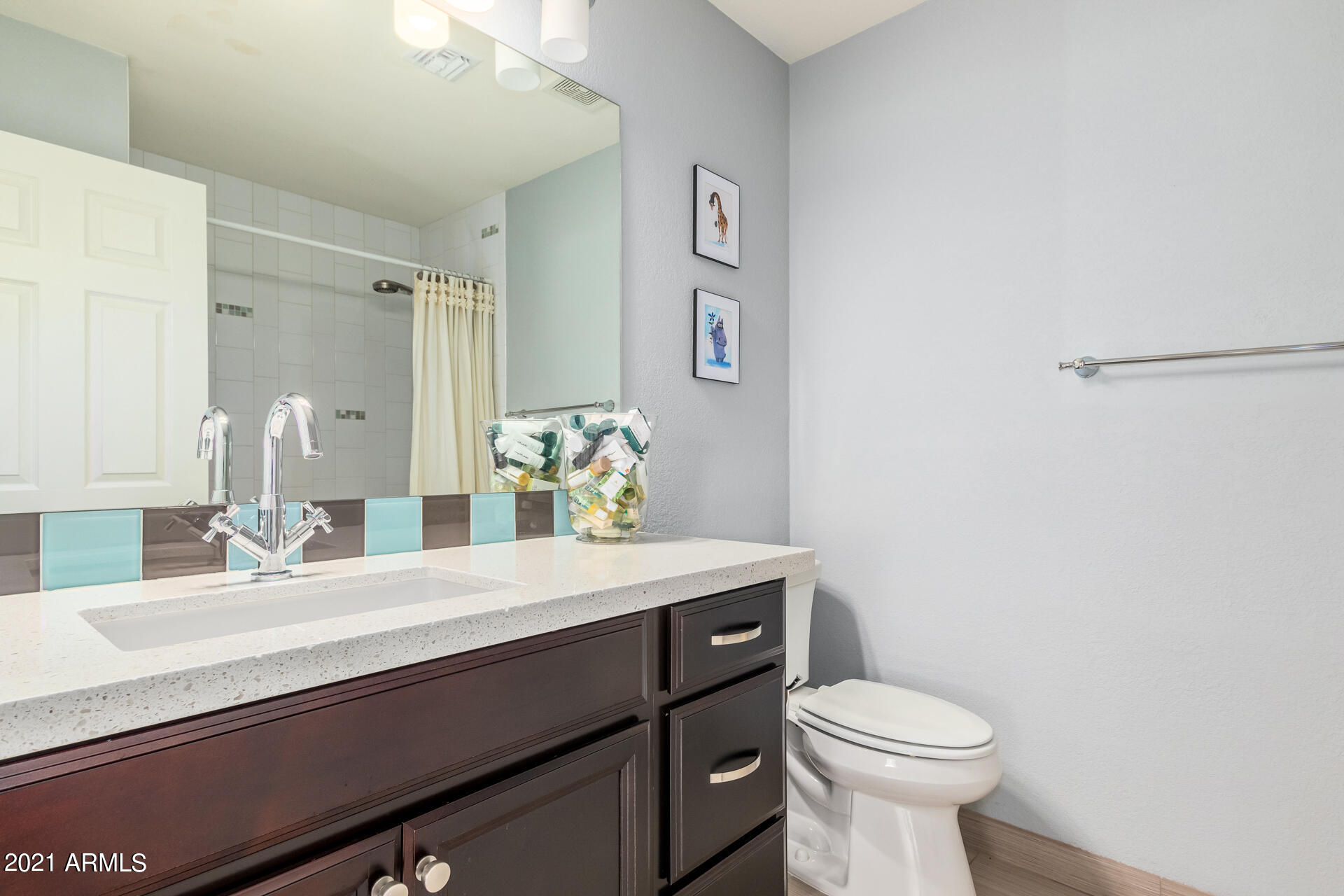 1924 East Lawrence Road Phoenix, AZ 85016 - Photo 22 of 37 Hall Bathroom